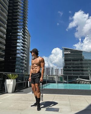 Andrés Mercado Instagram - Sun   workout = Nice results