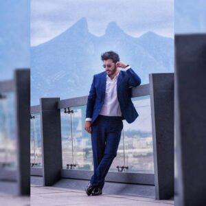 Andrés Palacios Instagram - Sólo debes escuchar a tu corazón, no te rindas y construye el camino para llegar a tus sueños... 😉
.
.
.
#AndrésPalacios #AndrésPalacios2020 #Actor #Cine #Teatro #Televisión
📸 @willuribephotographer 
@pabellonm