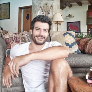 Andrés Palacios Instagram - Quédate en casa #yomequedoencasa #yotecuidotumecuidas #stayathome .
.
.
https://youtu.be/G9vhIJ3NdYY 
mascarasxlavida.com