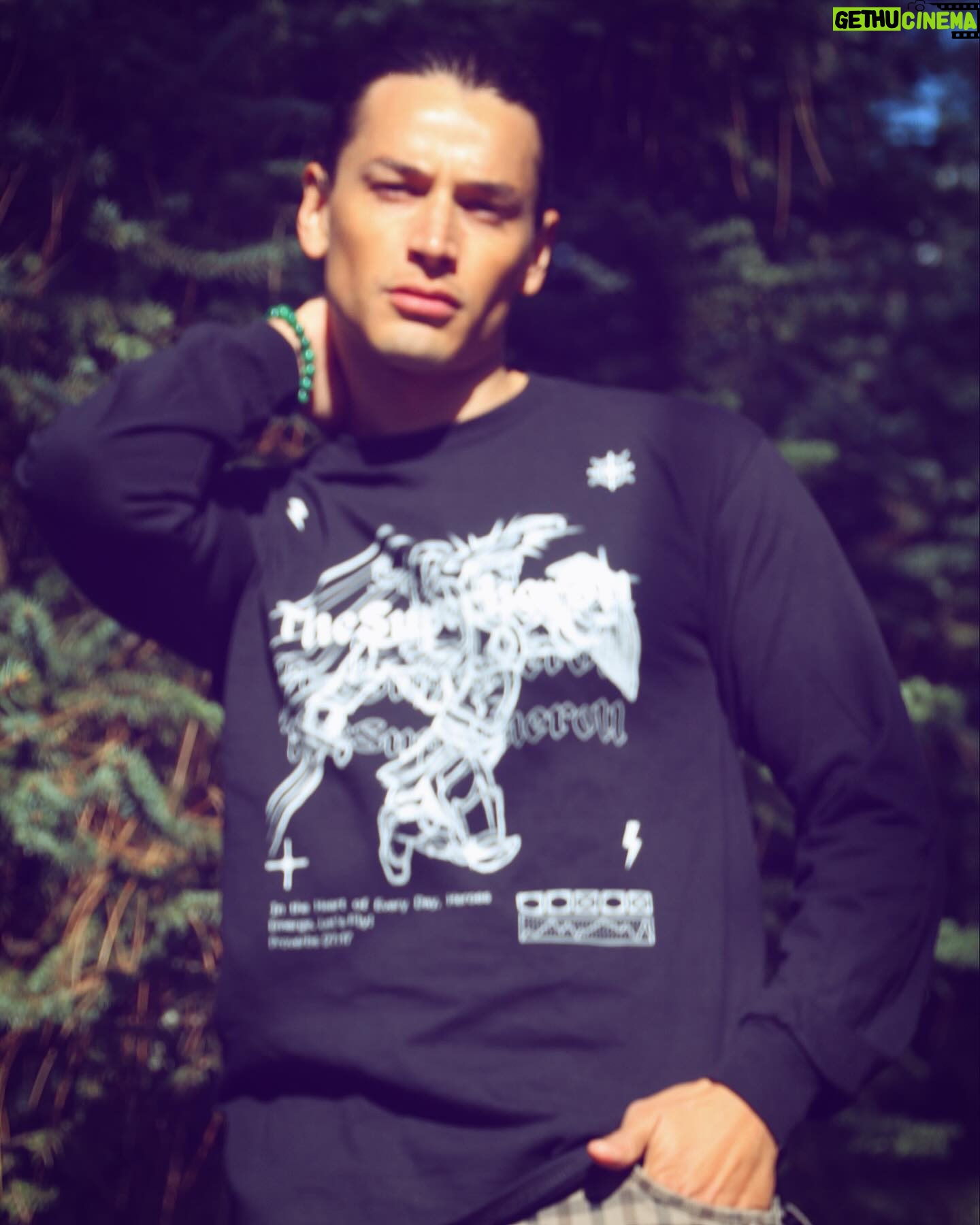Andrew Gray - 1.3K Likes - Embrace the strength and grace of our winged warrior tee, featuring an archangel poised for action. With its ethereal design and powerful symbolism, this shirt embodies courage, protection, and the eternal fight for justice.
Show your TSU spirit.
Let’s fly! 🦅⚡️
#thesuperherou #tsu #wings #warrior #tee
#andrewgray #supermodel #spirit #🦅 #⚡️