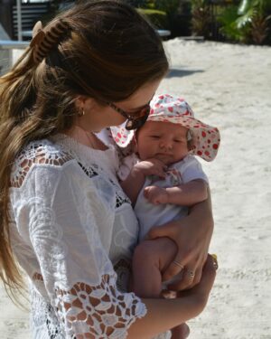 Andrew O'Reilly Instagram - Bonne fête des mères à la plus importante des mamans pour nous!

Nous sommes chanceux d’avoir une maman aussi patiente, dévouée, impliquée, mais surtout aussi bonne que toi.

On t’aime plus que tout et on est reconnaissant de tout ce que tu fais pour notre famille 😘❤️

Madison, Zack et Andrew 
Xoxo

#bestmom #mothersday #grateful