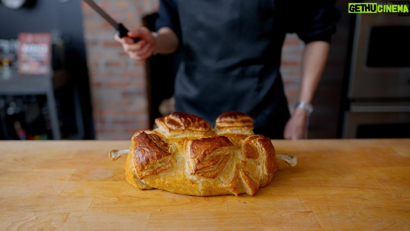 Andrew Rea - 7.9K Likes - Swipe to see what’s inside 👀 Alvin has outdone himself yet again with a rock-roasted beef wellington inspired by Tears of the Kingdom. Link in the tree to watch!