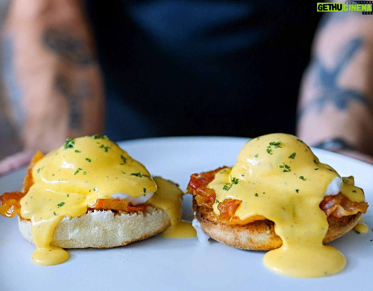 Andrew Rea - 7.9K Likes - My favorite eggs benny with from-scratch English muffins. I’m trying out a more relaxed, meditative Basics format with new music and live food audio. Check it out, link’s live in the tree!
