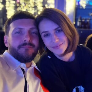 Andrey Averin Instagram - Ты мой самый лучший друг! Моя Богиня, мой Ангел и моя любовная любовь! Ни теплый летний ветер, ни закат на море, ни тончайший шёлк…ничто…никогда не сравнится с твоей нежностью! И я счастлив, что она вся ко мне, к нашей семье, детям…вся до капельки! Моя…наша…Когда ты улыбаешься, в твоих глазах столько искр, огня, любви, что я заряжаюсь на любые свершения и готов на всё! Не грусти, я знаю что иногда дерьмо случается, такова жизнь, но не надо, улыбайся чаще, всегда, я буду стараться разгребать и отбрасывать от тебя всю эту «шелуху»! Я так хочу, чтобы ты была счастлива во всем! Пожалуйста, я молю Бога, чтобы ты была здорова! Я тебя так люблю! И жить без тебя не могу! У нас одна ДНК! Мы проросли друг в друга! Так давай же цвести вместе! Но пусть ты чуть ярче! С Днём Рождения, моя жена, моя любовь, моё всё! ❤️❤️❤️

#любовь #любовь #любовь #любовь #любовь