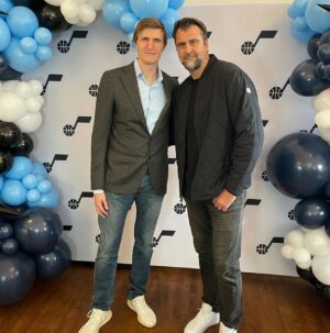 Andrey Kirilenko Instagram - 22 февраля в Солт Лейк Сити прошло значимое для меня событие.
 Utah Jazz, команда, где я провел целых 10 сезонов, в этом году отмечает юбилей - 50 лет. В часть праздника меня и еще троих сокомандников пригласила отметить наш вклад в то, каким был клуб, когда мы за него играли. Карлос Бузер, Мехмет Окур, Деррон Уильямс, - мы снова вместе вышли на паркет родной арены.
Я благодарен «Юте» за невероятный опыт, который приобрёл там и за этот вечер, который позволил еще раз встретиться с клубом, с моими друзьями, с болельщиками!
Спасибо , «Джаз», это было незабываемо!
