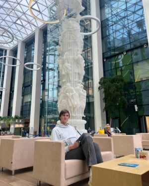 Andrey Kirilenko Instagram - Профессиональный спорт научил меня 2 главным вещам: дисциплине и внимательности. Внимательности к своему здоровью. Ежедневные тренировки более 25 лет не проходят бесследно. Сейчас я уделяю особенное внимание восстановлению и контролю внутренних показателей. И израильская клиника Hadassah в Сколково @hadassah.moscow мне в этом сильно помогает. 

Доверяю им, потому что Хадасса имеет очень сильный состав врачей, лучшее оборудование, международные методики и препараты. 
Мой комплексный чек ап занял всего 1 день! Подумайте о себе вовремя.