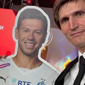 Andrey Kirilenko Instagram - «Матч футбольных звезд «Фонбет» кубка России. 
А как вы провели свой уикенд?)
…ну и момент сезона «Царь»!!! Александр Мостовой пришел в «своём». 
Приятно было познакомиться с великолепной @jmedvedevaj и поучаствовать в автограф сессии с Игорем Акинфеевым. Ну и привет для новоиспеченного папы  @smolovfedor_10