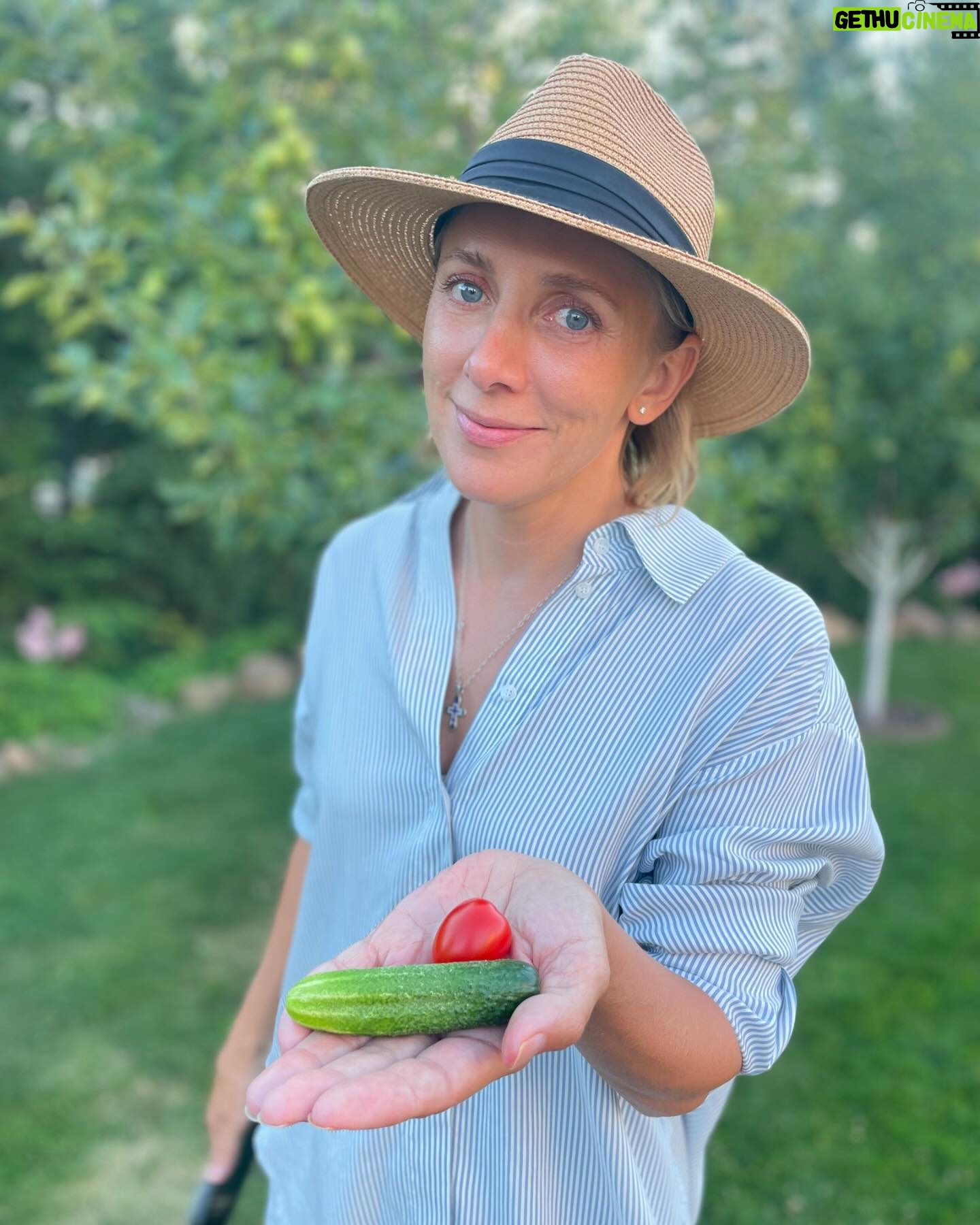 Andrey Merzlikin - 5.2K Likes - Плоды носящая 🍅🥒
.
@anna.merzlikina_
.
#июль