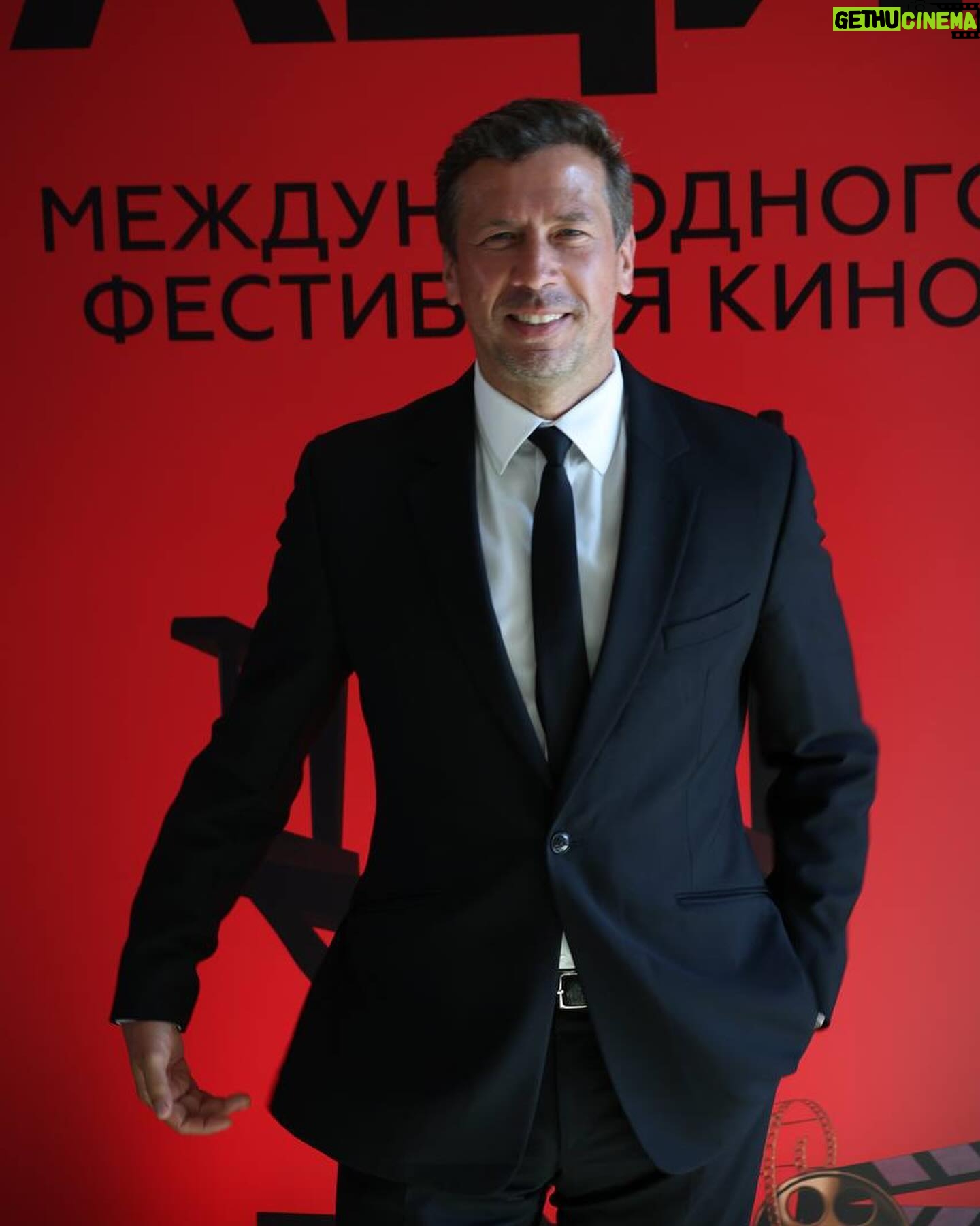 Andrey Merzlikin - 3.3K Likes - Презентация нового кинофестиваля «КиноБраво».
Осенью 2024
Сочи.
.
#кинобраво #сочи #фестиваль
.
@sever_elena ❤️
