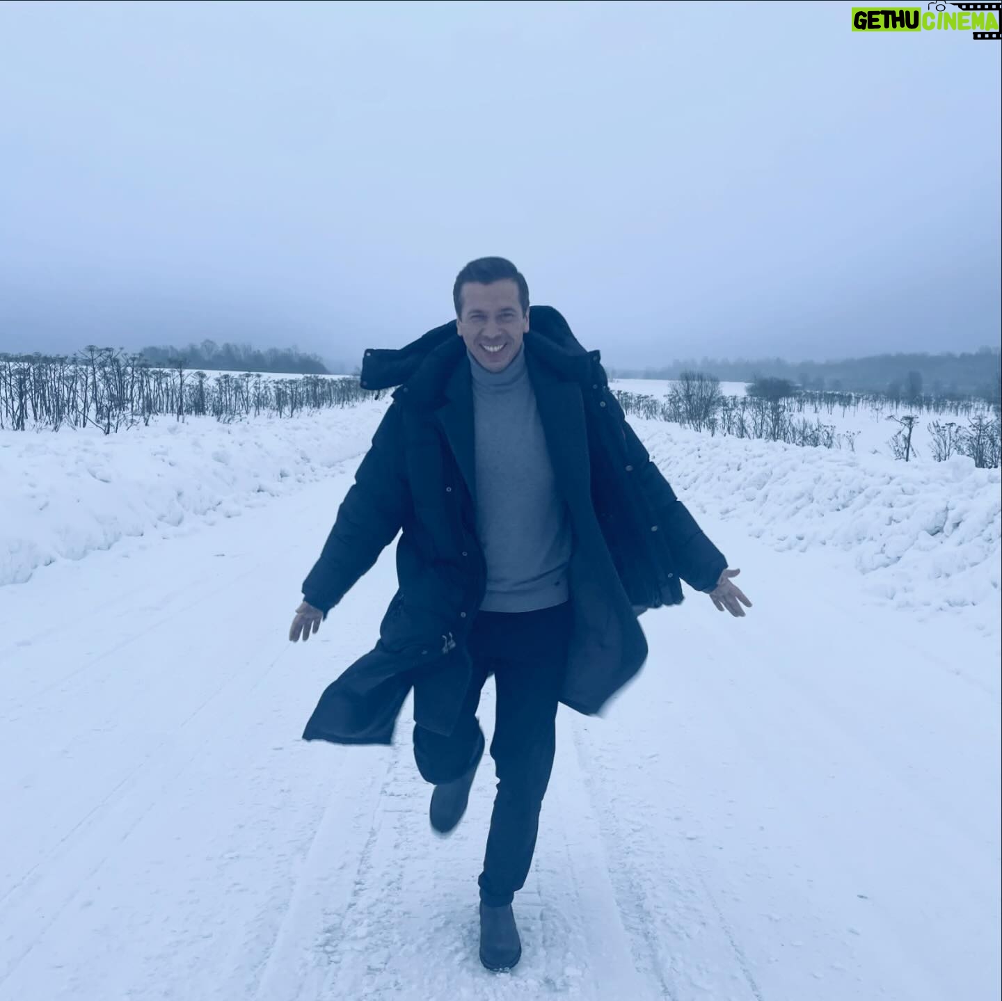 Andrey Merzlikin - 7.8K Likes - В грозы, в бури,
В житейскую стынь,
При тяжелых утратах
И когда тебе грустно,
Казаться улыбчивым и простым -
Самое высшее в мире искусство».
#Есенин
.
#вологодскаяобласть
