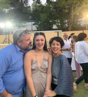 Andri Theodotou Instagram - Αποφοίτηση Ελληνογαλλικής Σχολής Ευγένειος Ντελακρουά 2023- LFHED !!! Καλή συνέχεια Διωνη μου όλα τα υπέροχα στο δρόμο σου .Σ αγαπάμε πολύ !!! @diwnhh @dimitrisdegaitis #graduation #2023 #family #daughter #summer #school #picoftheday #photography #photooftheday #greece #instagood #instadaily #happy #cute #love @lyceefrancohellenique.lfhed