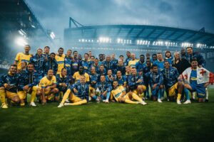 Andriy Shevchenko Instagram - Game4Ukraine на підтримку України відбувся. День, який ми запам'ятаємо на все життя. Дякуємо усім, хто до нас долучився: супергравцям, які приїхали з усього світу, місту Лондону та ФК "Челсі", які нас підтримали, партнерам, спонсорам, музикантам, кожному, хто вчора прийшов на стадіон і вболівав за синіх та жовтих, вболівав за Україну. Це були неймовірні емоції! 

Дякуємо @zelenskiy_official за довіру та підтримку. Ми будемо знову і знову використовувати кожну можливість, щоб нагадувати світу про війну. 

Україна переможе!

Дякуємо!

@game4ukraine @u24.gov.ua 

Game4Ukraine was a success. A day that we will remember for the rest of our lives. Thank you to everyone who joined us: super players who came from around the world, the city of London and Chelsea F.C., who supported us, partners, sponsors, musicians, and everyone who came to the stadium yesterday and cheered for the blue and yellow teams, cheered for Ukraine . It was splash of incredible emotions!

Thank you, @zelenskiy_official , for your trust and support. We will use every opportunity again and again to remind the world about the war.

#UkraineWillWin!

Thank you!
