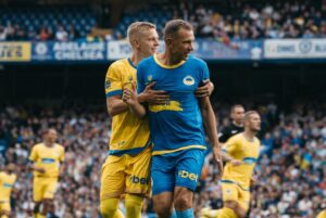 Andriy Shevchenko Instagram - Game4Ukraine на підтримку України відбувся. День, який ми запам'ятаємо на все життя. Дякуємо усім, хто до нас долучився: супергравцям, які приїхали з усього світу, місту Лондону та ФК "Челсі", які нас підтримали, партнерам, спонсорам, музикантам, кожному, хто вчора прийшов на стадіон і вболівав за синіх та жовтих, вболівав за Україну. Це були неймовірні емоції! 

Дякуємо @zelenskiy_official за довіру та підтримку. Ми будемо знову і знову використовувати кожну можливість, щоб нагадувати світу про війну. 

Україна переможе!

Дякуємо!

@game4ukraine @u24.gov.ua 

Game4Ukraine was a success. A day that we will remember for the rest of our lives. Thank you to everyone who joined us: super players who came from around the world, the city of London and Chelsea F.C., who supported us, partners, sponsors, musicians, and everyone who came to the stadium yesterday and cheered for the blue and yellow teams, cheered for Ukraine . It was splash of incredible emotions!

Thank you, @zelenskiy_official , for your trust and support. We will use every opportunity again and again to remind the world about the war.

#UkraineWillWin!

Thank you!