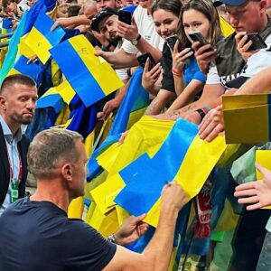Andriy Shevchenko Instagram - Вітаю команду Збірної України та тренера Сергія Реброва з важливою нічиєю та вражаючою грою. Неймовірна концентрація і командна самовіддача! Дякую всім вболівальникам за неймовірну атмосферу на стадіоні ! Вболіваємо за наших !🇺🇦🇺🇦🇺🇦
•
Congratulations to our Ukrainian National team and our coach Serhiy Rebrov on an important draw and an impressive game. Incredible concentration and dedication of the team! Big Thank you to all the fans for an amazing atmosphere at the stadium ! 
Supporting our team ! 🇺🇦🇺🇦🇺🇦