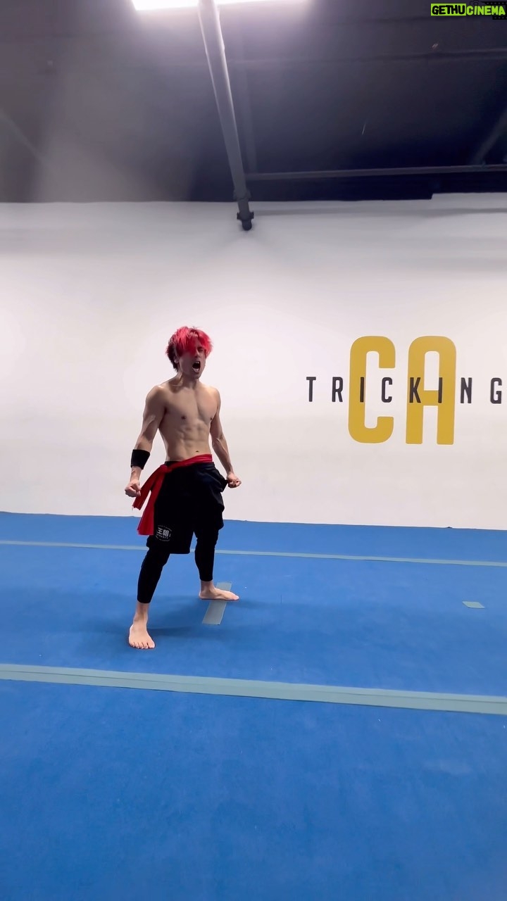 Andy Le - 9K Likes - DU MAA JOINING THE DOUBLE HYPERHOOK CLUB👐⚔️ FINDING YIN TO YANG ☯️ AND LEVELING UP ON THE TRAINING GROUNDS!! AND GRATEFULL TO LIVE A LIFE OF PASSION🙏 #MARTIALCLUB
🎥: @brianwithheart
Thank you @catricking 🙏
@martialclubofficial @brianle_official @dmah_mc @d.y._sao @ayeyorobo @yungdrunkenbastarddang
#martialclub #martialarts #martialartstricking #kicking #taekwondo #doublehyperhook #kicking #training #martialartist #chenzen #kicksoffury #littlesaigon