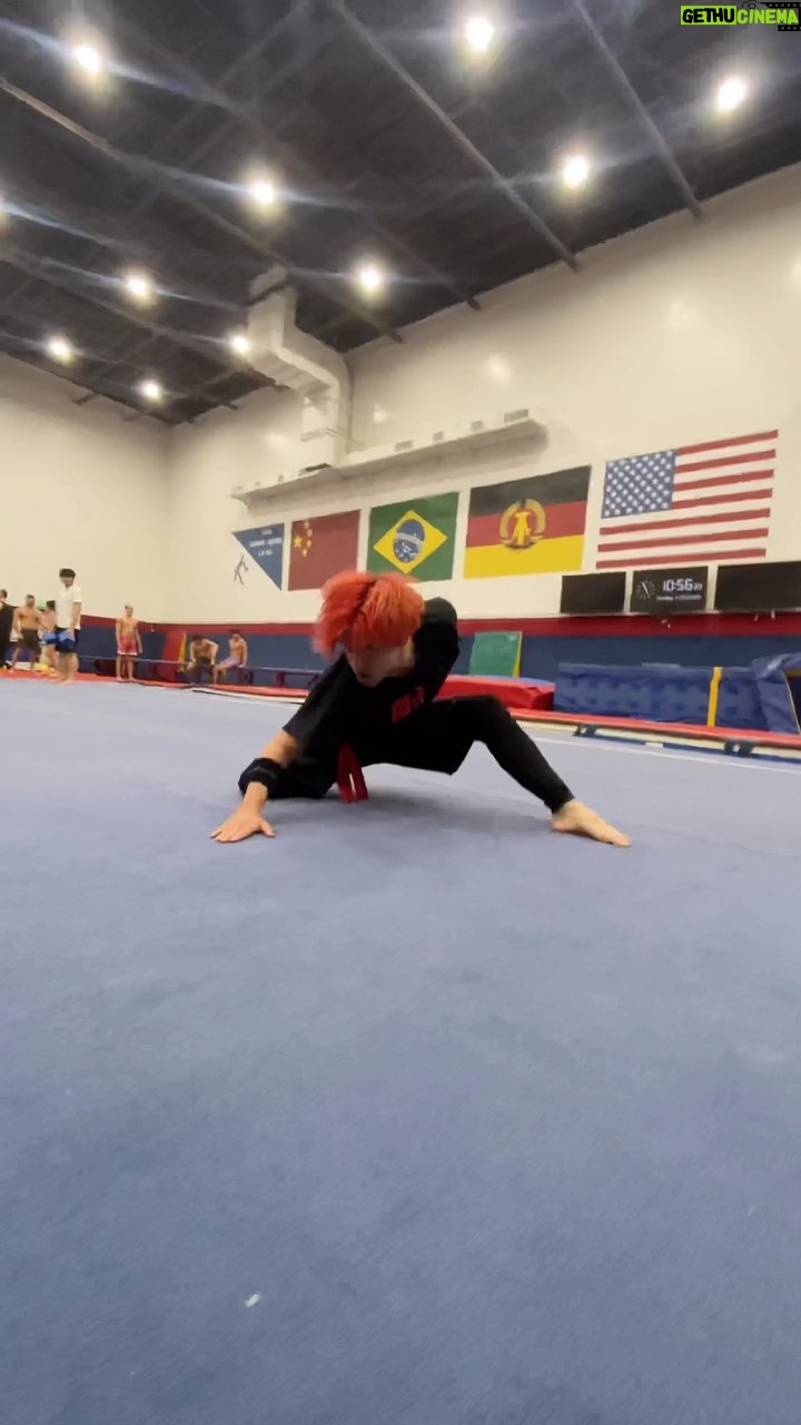 Andy Le - 7.9K Likes - 忍 SHINOBI 🥷🏻👺⚔️
Sharp like a ninja.. with the spirit of Shaolin 🙏
🎥 @ayeyorobo
#shinobi #shaolin #wutang #kungfu #wushu #changquan #martialclub #martialarts #martialartstricking #taijutsu #martialclub