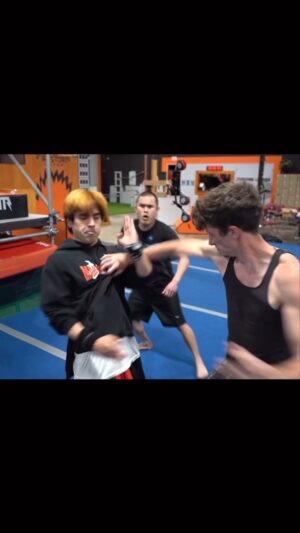 Andy Le Instagram - A quickie from practice a while back finding inspiration in the greats @jackiechan 🙏🎥🎬 MARTIAL ARTS ACTION IS A CRAFT IN ITSELF!! DON’T GET IT TWISTED!

KEPT IT HONG KONG SINCE DAY ONE!! STAY TRUE TO YOUR ROOTS 🙏 NEVER turn your back on where you came from #MARTIALCLUB #HONGKONGSTYLEFOREVER @martialclubofficial @brianle_official @dmah_mc  @ayeyorobo @yungdrunkenbastarddang @sterlingsevenholloway @firestormfreerunning 
.
.
.
.
.
#martialarts #kungfu #jackiechan #rushhour #homage #hongkong #actor #action #comedy #funny #stunts #everythingeverywhereallatonce #shangchi  #goldenharvest #shawbrothers #wutang