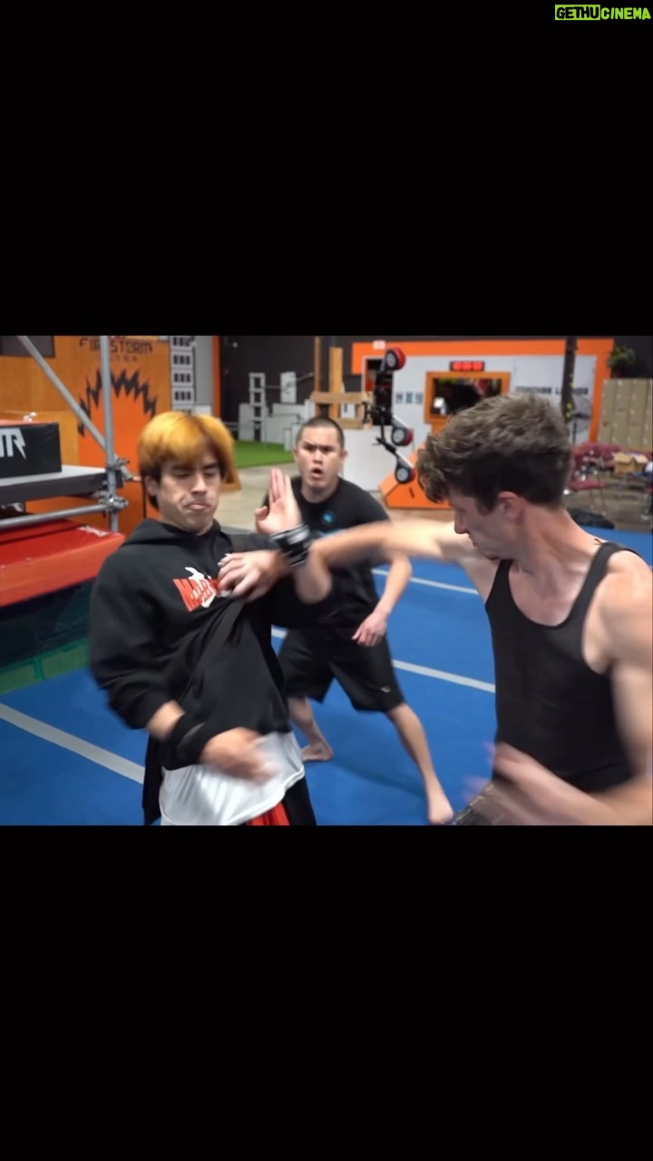 Andy Le - 16K Likes - A quickie from practice a while back finding inspiration in the greats @jackiechan 🙏🎥🎬 MARTIAL ARTS ACTION IS A CRAFT IN ITSELF!! DON’T GET IT TWISTED!
KEPT IT HONG KONG SINCE DAY ONE!! STAY TRUE TO YOUR ROOTS 🙏 NEVER turn your back on where you came from #MARTIALCLUB #HONGKONGSTYLEFOREVER @martialclubofficial @brianle_official @dmah_mc @ayeyorobo @yungdrunkenbastarddang @sterlingsevenholloway @firestormfreerunning
.
.
.
.
.
#martialarts #kungfu #jackiechan #rushhour #homage #hongkong #actor #action #comedy #funny #stunts #everythingeverywhereallatonce #shangchi #goldenharvest #shawbrothers #wutang