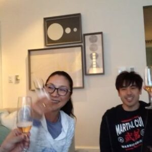 Andy Le Instagram - Its crazy to think a couple years ago we were watching the Oscars while we were shooting @everythingeverywheremovie with @michelleyeoh_official!! OUR VERY FIRST DRINK!! 🥂ITS CRAZY TO THINK THAT WE’RE HERE ON OSCARS DAY🤯 #a24 #everythingeverywhereallatonce #oscars #michelleyeoh #martialclub #kehequan #thedaniels #stephaniehsu #jamieleecurtis #harryshumjr