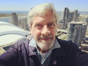 Andy Muschietti Instagram - My papa inventing the selfie in the year 1970, and re-defining it in 2020! Happy belated dia del PADRE❤️