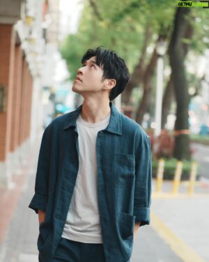Andy Wu Instagram - 520 happy 🩶

Outfit @clubmonaco 
Photo by @kenrelampago 

#clubmonaco
