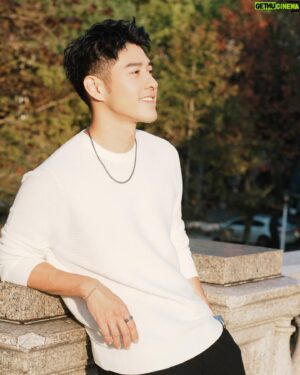 Andy Wu Instagram - 今年冬天特別溫暖 

Outfit @clubmonaco 
Photo by @kenlinfilm 

#clubmonaco