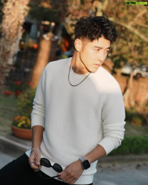 Andy Wu Instagram - 今年冬天特別溫暖 

Outfit @clubmonaco 
Photo by @kenlinfilm 

#clubmonaco