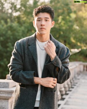 Andy Wu Instagram - 今年冬天特別溫暖 

Outfit @clubmonaco 
Photo by @kenlinfilm 

#clubmonaco