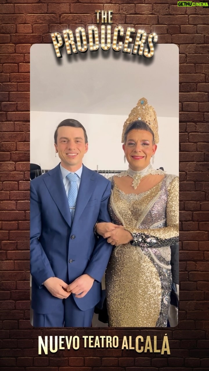 Àngel Llàcer - 2.4K Likes - Hoy, PRIMERA FUNCIÓN de @theproducerselmusical en el Nuevo Teatro Alcalá😱🎩😍🐦🌟🪖
Se levanta el telón para que Madrid se convierta en Broadway durante dos horas y media 🎬🎭
¡Las entradas están volando y nosotrxs de la ilusión también! 🐦🚀
Menciona un amigx con él que te gustaría disfrutar del musical más premiado de la historia🏆
…
#TheProducerselMusical #AngelLlacer #ManuGuix #MelBrooks #NuevoTeatroAlcalá #Madrid #TheProducers #Estreno #ElMusicalMasPremiadoDelaHistoria