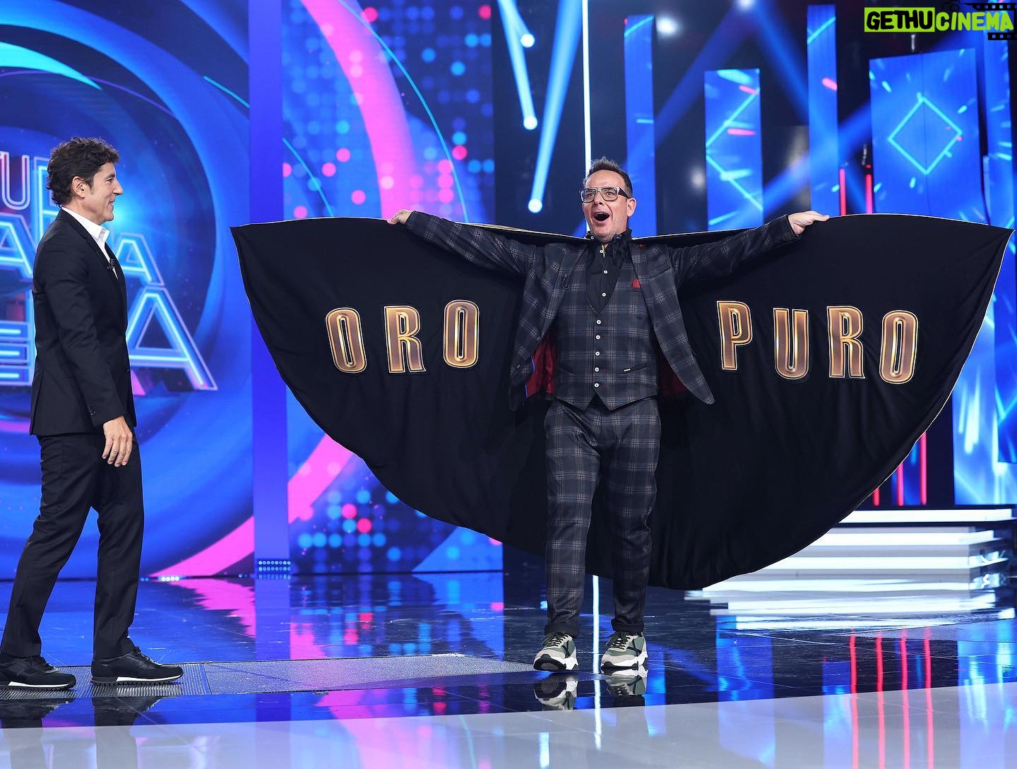 Àngel Llàcer - 2K Likes - Si es que no se puede decir más claro… ¡Esta edición de @tucaramesuena es ORO PURO!
Estamos todos de acuerdo, ¿no?
📸 @joseirun_fotografia
#tucaramesuena #tcms #oropuro
@antena3com