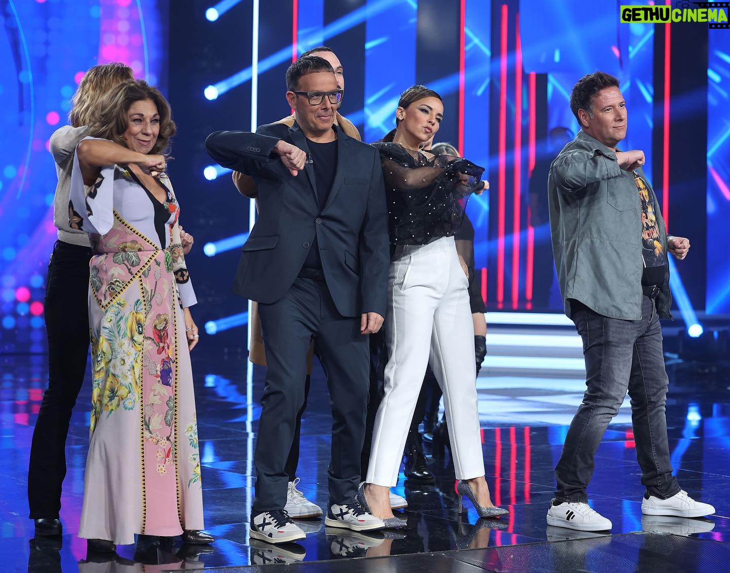 Àngel Llàcer - 2K Likes - ¡Viernes!
¡Empezamos a tope!
📸 @joseirun_fotografia
@tucaramesuena
#tcms #tucaramesuena