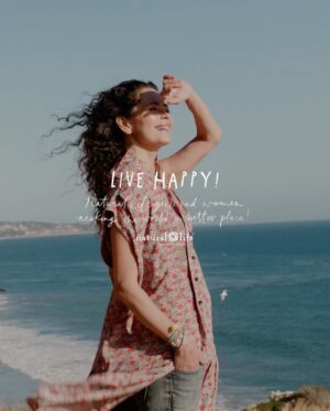 Angela Alvarado Instagram - LIVE HAPPY! Girls and women making the world a better place! give-love-laugh @naturallife #inspire #strength #happy #womensupportingwomen #beauty 🎥@naturallifepatti @naturalmodelsla