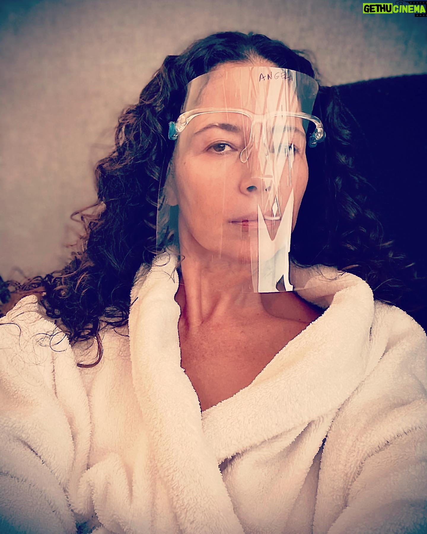 Angela Alvarado - 737 Likes - The #newnormal2020 on the set today. #staysafe #wearamask #modeling #beauty #versed versedskincare @versed #naturalmodelsla #milkstudios #grateful #blessed🙏 #godsplan @naturalmodelsla