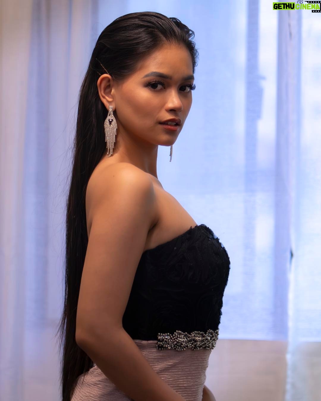 Angela Morena - 3 Likes - …distinctive