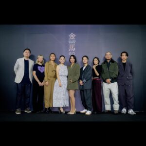 Angelica Lee Instagram - 很開心《愛情城事》終於可以跟大家見面，一部集齊各國導演與演員，十段故事並置交織的電影。這是一段很奇妙的旅程，第一次同時以兩個不同的身份跟大家見面，有機會可以以母語福建話演出，並擔任其中一段故事的導演，謝謝監製寶儀和製片Amy，明年春季，請大家敬請期待。
⁣⁣⁣⁣⁣⁣⁣⁣⁣⁣
Stylist: @johnnykhookhoo 
Outfit: @tods 
Makeup: @jjshuchen 
Hair: @miley_shen 

#金馬60 #talesoftaipei