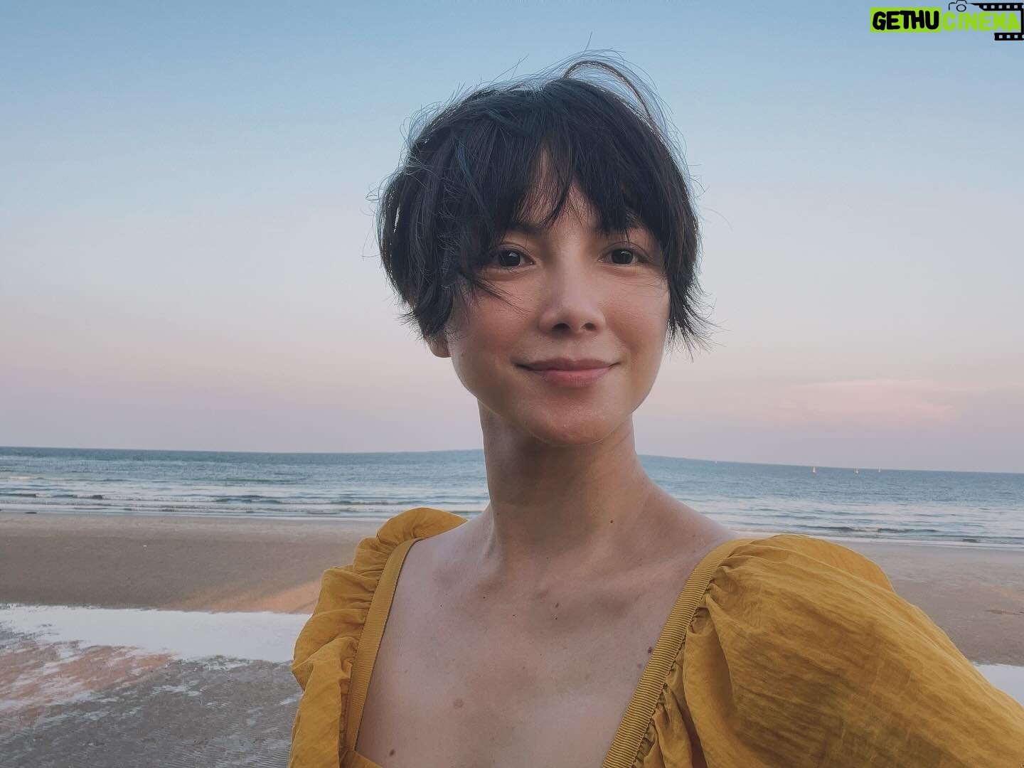 Angelica Lee - 1.7K Likes - 「If you not let love really in, then you cannot really give it back.」
- Chris Martin
上個星期,終於在曼谷看了我熱愛了20幾年的Coldplay 演唱會,心裡的激動無法用言語形容。
真摯的音樂和情感讓人格外感動。
今天年三十,一家團圓相聚,讓愛陪伴我們的每一個時刻。
農曆新年快樂!
#農曆新年快樂