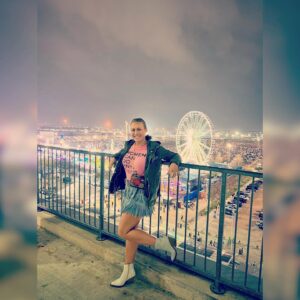 Angelique Kenney Instagram - Today I celebrated my #birthday at the #Houston #rodeo #show ;tonight even had a grand #concert 🎶 after meeting some fun people, grabbing some Texan #BBQ 🥩 and had a blast!

💥 It was epic! 💥 

My shirt & outfit made waves for sure! Even had people asking to take photos!
Shine your light 💡 and make waves 🌊!

➖➖➖➖➖➖➖➖➖➖➖➖➖ ➖➖➖➖

#1111 #sparkle #shine #pisces ♓️ 🐠 
#limitless #horses #mare #bulls #show #Texas #America 🇺🇸 #business #travelandtrade #rodeoshow #boots #rhinestones #fashionista #longhairdontcare #frenchbraid #blondie #cowgirl  #surfer #crypto #trading #womencandoanything