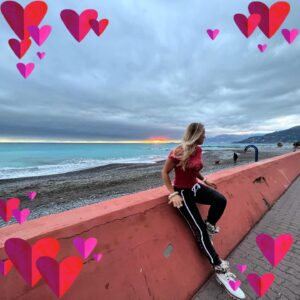 Angelique Kenney Instagram - A little ice 🧊 bath in the Mediterranean anyone? 

Caught in the moment, somewhere while chasing sunsets 🌅 all over the world, this time in Europe. 

… I was dared, so I did it. 

Yes it was freezing but I was still on Dubaï’s warmth mindset…

Life is a such a short trip ✈️, so enjoy it! 💕

➖➖➖➖➖➖➖➖➖➖➖➖➖ ➖

#europe #france #italie #spain #portugal #dubai #uae 🇦🇪 #travel ✈️ #travelandtravel #lifeisshort #tradding #realtor #athlete #fit #fitfam #fitlife #icebath #beach #alohabeaches #sunset #chasingsunsets 🌅 #passion #healing ❤️‍🩹 #therapy #fashionista #wonderlust #wonderlustcollective #mermaid #french #surfer
