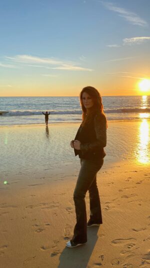 Angie Everhart Instagram - What’s better than a sunset? 🌅🌊🐚