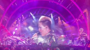 Angie Everhart Instagram - Dear Pink, Last night @pink @sofistadium with @alanis and @benatargiraldo was #pinkalicious! I took my #son, we had #amazing seats right down front. Kayden hurt his back and wanted me to apologize to you for sitting down. You came over and sang to him and he felt bad for sitting and stood up the rest of the show (in pain) but he wanted you to know he had a blast!! You are a mom out there #kickinass! You transcend generations! Thank you, I laughed and I cried at your show last night. Your crew, team, musicians, were electric and the whole house felt the love! Thank you, great night superstar!!💖