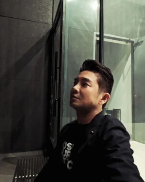 Angus Hsieh Instagram - 試圖討好每個人，
就什麽都不用做了！