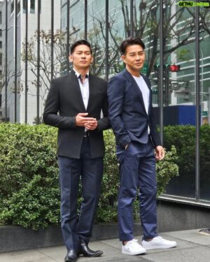 Angus Hsieh Instagram - “天道”加入生力軍！
我的好友、球友、酒友......
還是我版面出現率最高的另一半😆😘
最帥、最man、身材最好的亮哲❤️

說了這麽多的好話，
重點是，
他演我丈人爸爸😜😜😜

@checkitliang

服裝
@eastream_suit

#天道 
#三立台劇 
#三立藝能中心
