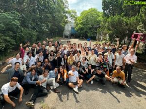 Angus Hsieh Instagram - 外景殺青！
真的全劇殺青了！！！
這群外景的工作人員，
每天頂著烈日，風吹日曬雨淋，
每個人都曬得像黑炭一樣，
是真的很辛苦🙏🙏🙏
謝謝你們的付出與照顧❤️❤️❤️
大家好好休息一下吧！
