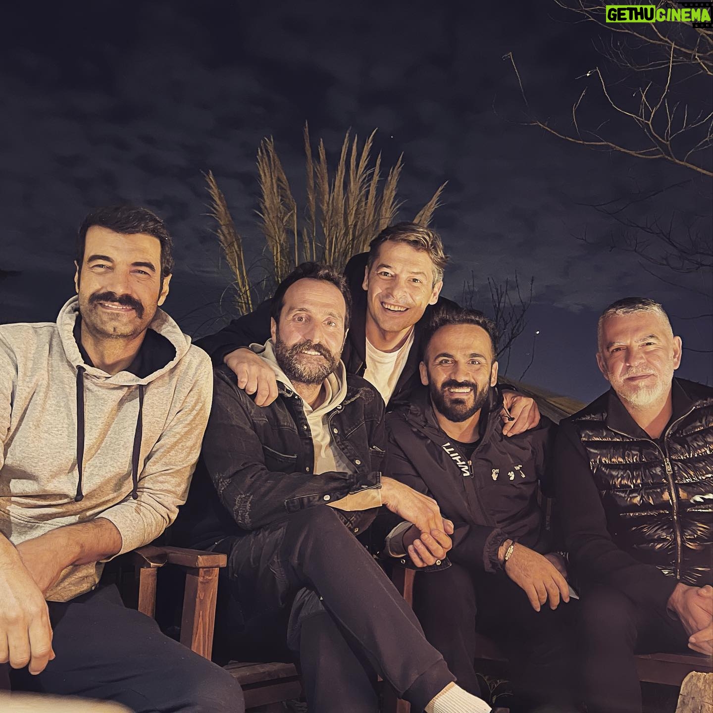 Anıl İlter - 27.9K Likes - Gece olsa da sönmeyiz;)