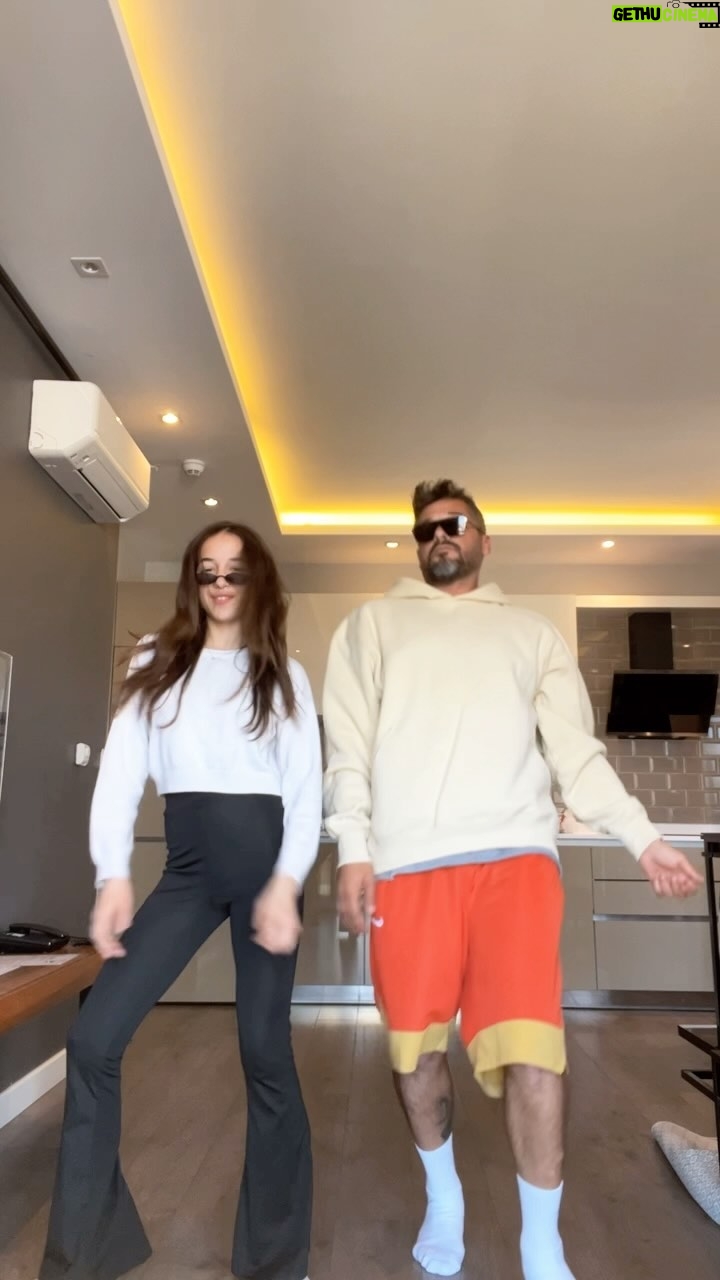 Anıl İlter - 723.3K Likes - Yeni gelmedik geri geldik…😉🤘