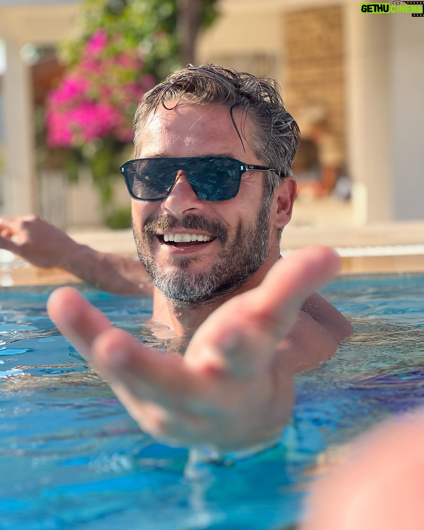 Anıl İlter - 30.8K Likes - Three person posing in the pool😉 @sinemyildiz_2