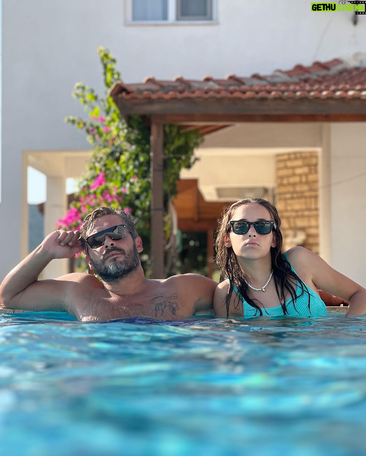 Anıl İlter - 30.8K Likes - Three person posing in the pool😉 @sinemyildiz_2