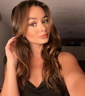 Anissa Consul Instagram - Bonne soirée à vous 🥰