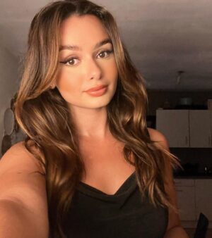 Anissa Consul Instagram - Bonne soirée à vous 🥰
