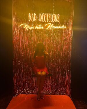 Anissa Consul Instagram - « Bad decisions make better memories » 💓